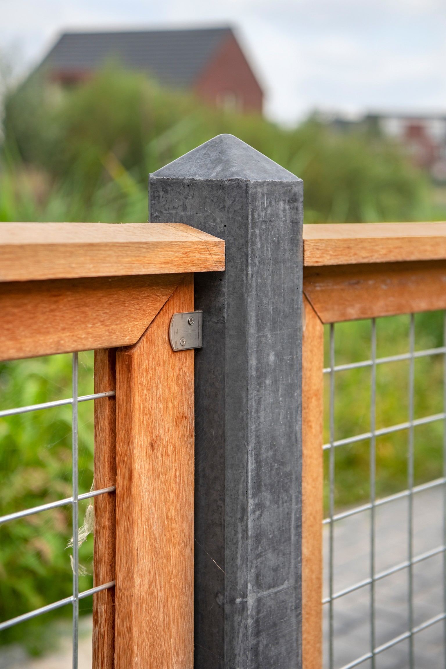 669011f27ec15-eb93be6522f13e8cd1d49bd8bfa60f0c45bcd7df-p021679-r-v03-0-202207jpg