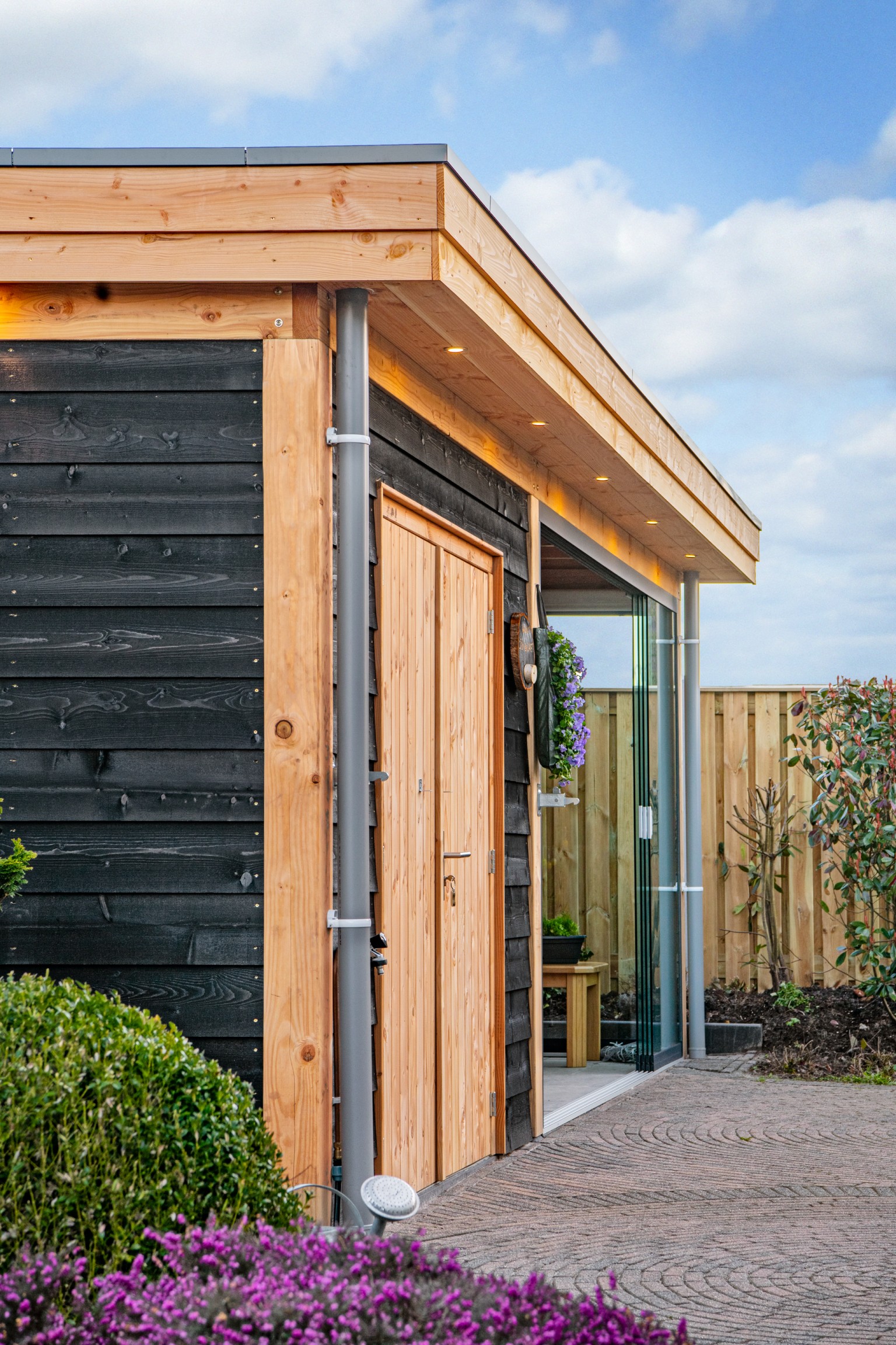 669012e1ead99-b23438ab0e0a4fc413c0f8a030f25cb62ff8f383-p022006-r-v03-0-202208jpg